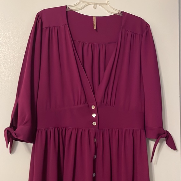 Paolino Button-Up 3/4 Tie-Sleeves Maxi Dress. - Picture 5 of 10